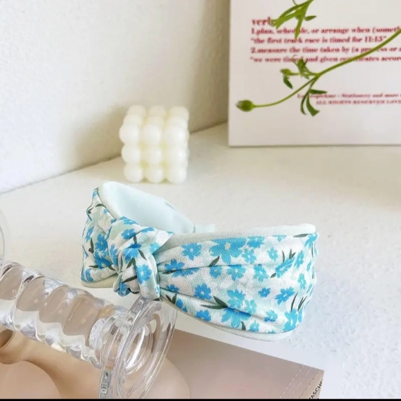 Just-Jen's Fashion Light Blue Floral Knotted Style Headband. NWT - Picture 8 of 11
